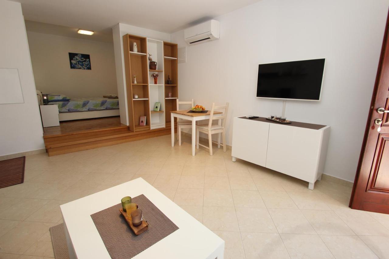 Apartment Luigi Porec Exterior photo